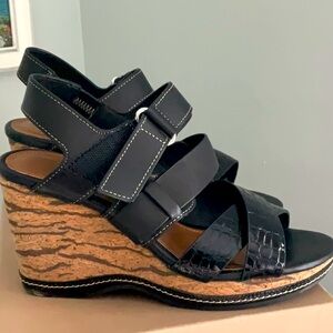 NIB Donald Pliner wedge sandals
